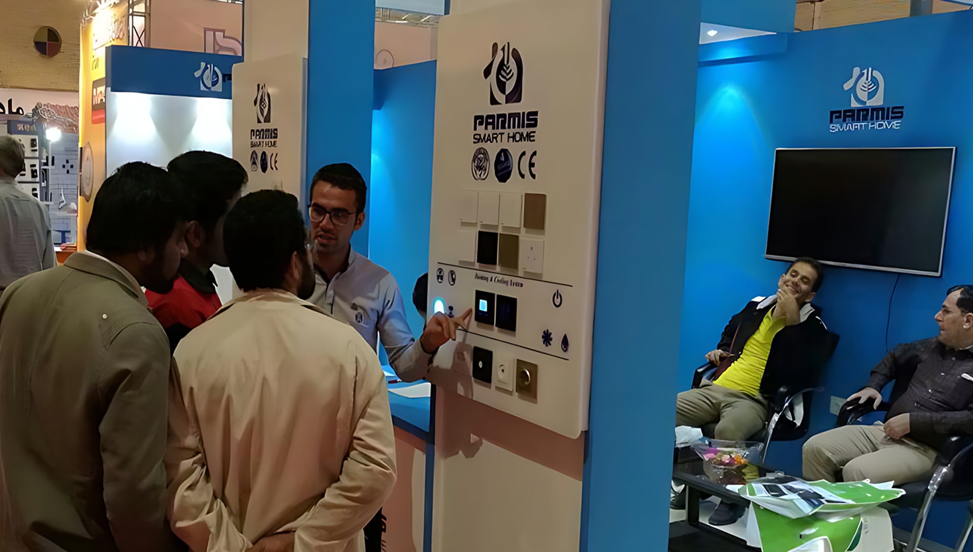 غرفه خانه هوشمند پارمیس در نمایشگاه بوشهر با هدف معرفی کلید لمسی پارمیس دی ماه 1398