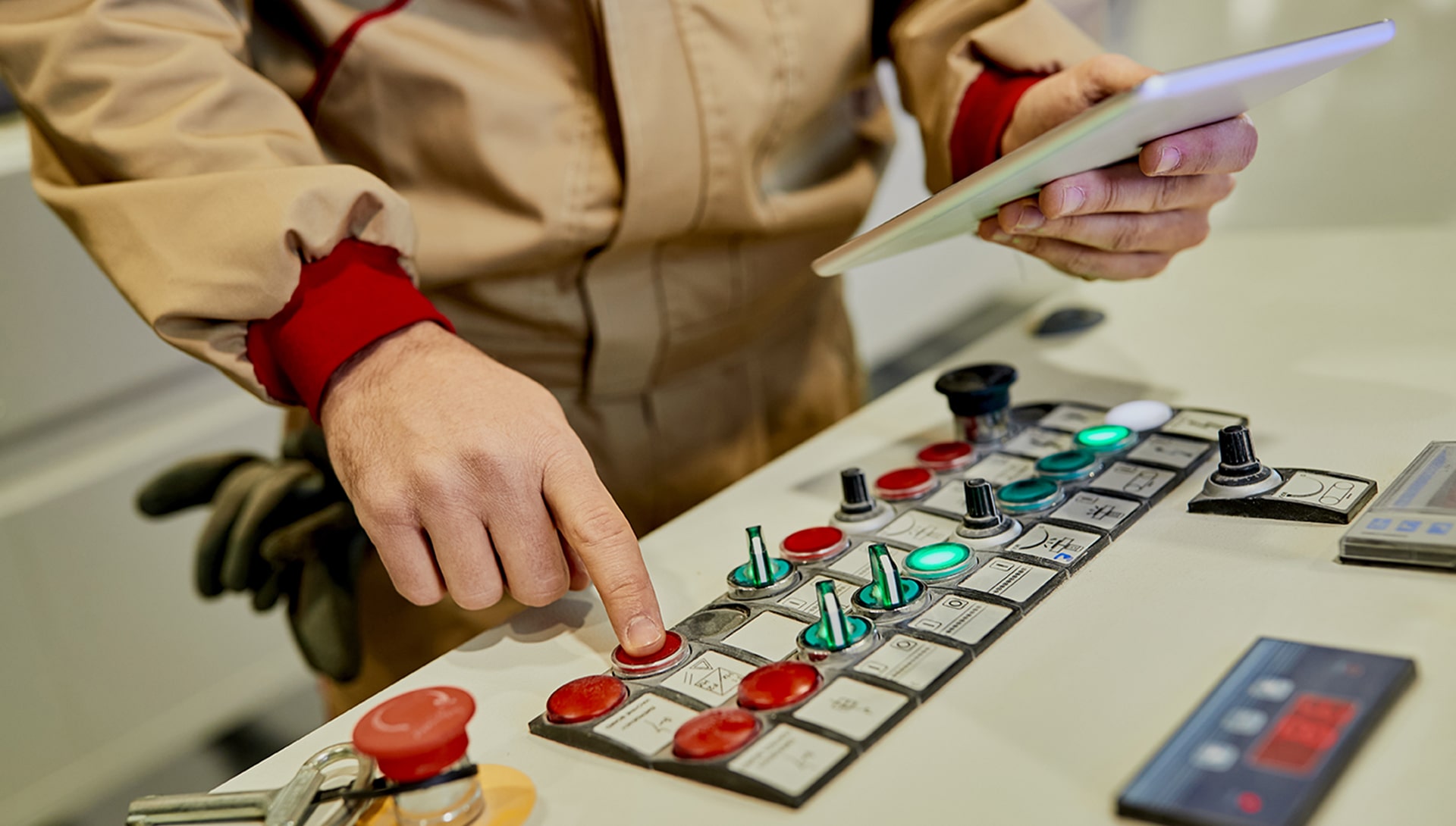 مقاله راهنمای خرید انواع کلید برق خانگی و صنعتی